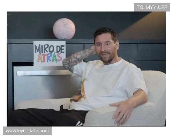 梅西这日常，也太不像个地球人了，沙龙聚会穿得像街头小混混？