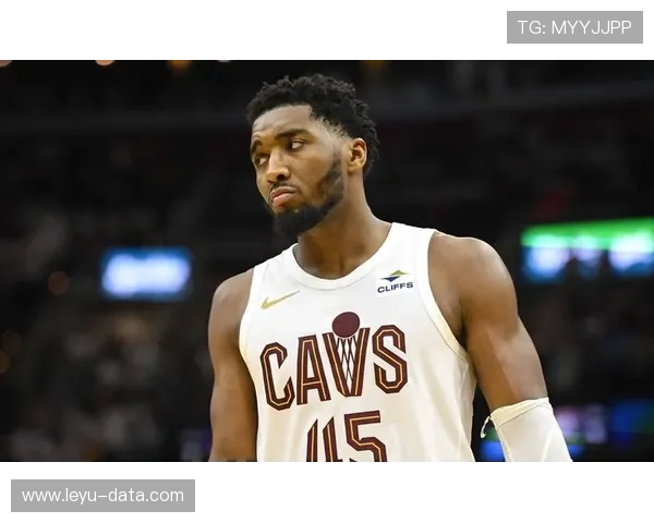 米切尔无球跑动占比提升，拉开空间效率显著高于上赛季