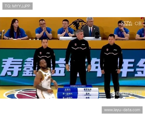 半场哨响后发生的犯规是否还会判罚？裁判规则详解